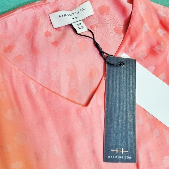 NWT  Nordstrom Habitual Printed Camisole Top in Peach Size Small - Picture 9 of 15